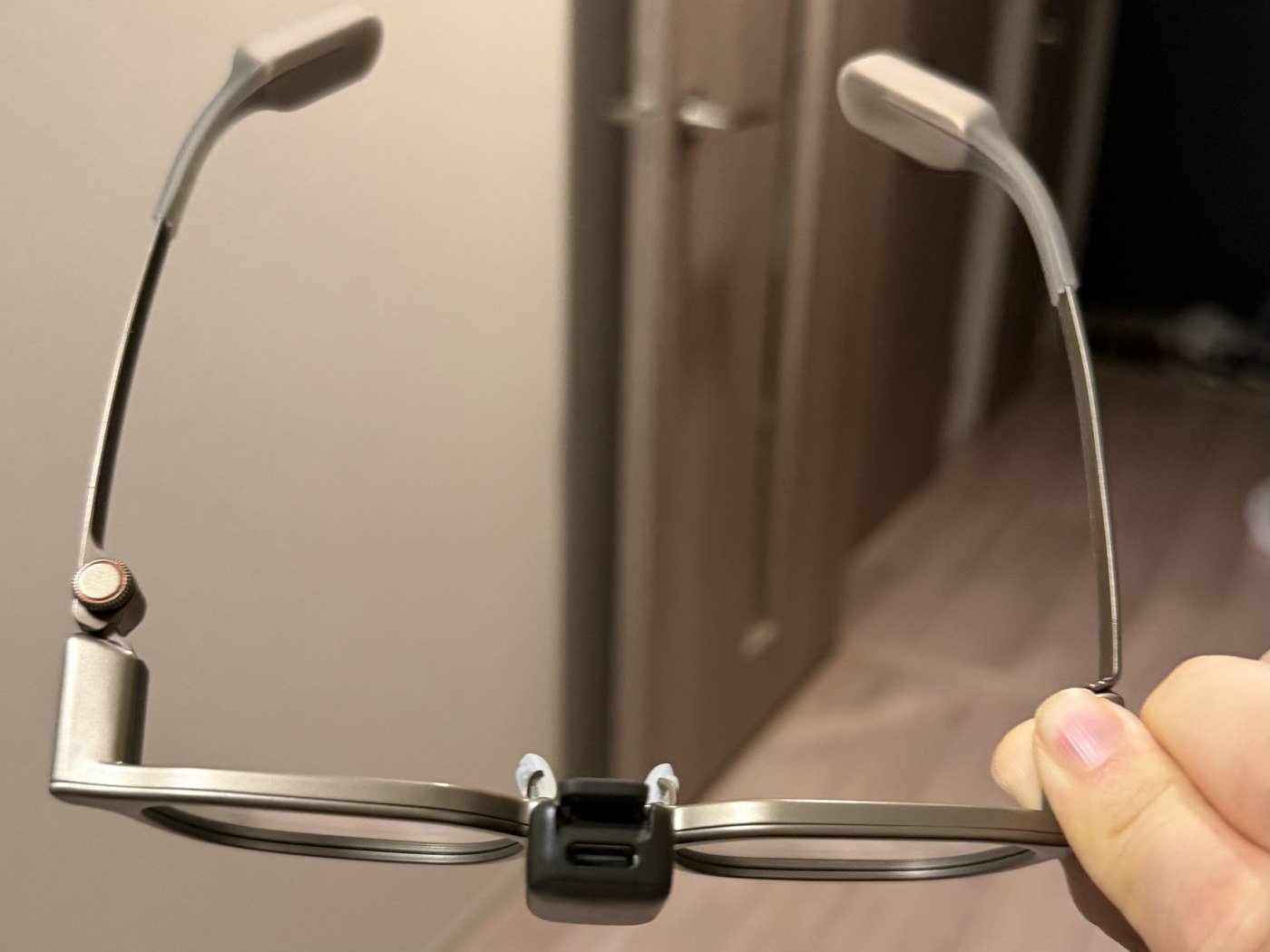8万円のスマートグラス:RayNeo iOレビューの写真 5
